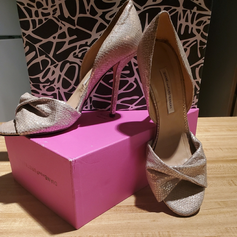 Diane von Furstenberg metallic heels